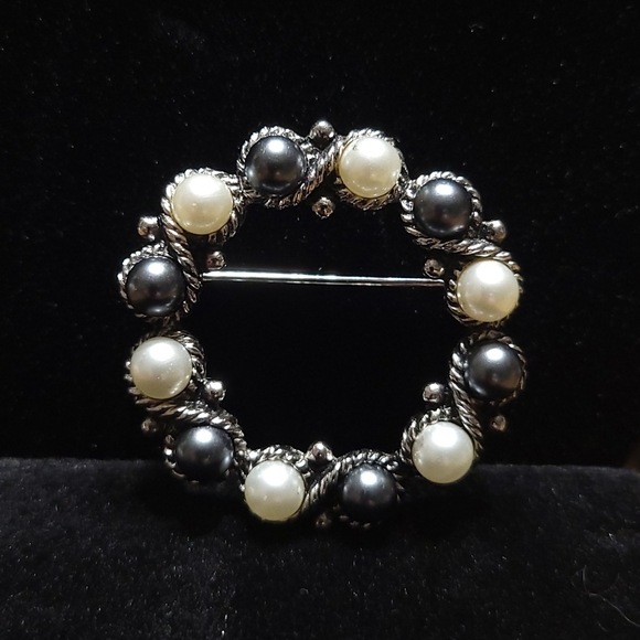 Avon Jewelry - Vintage Avon brooch